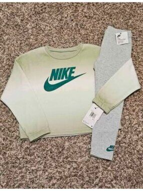 New Girls Nike Set Size 6